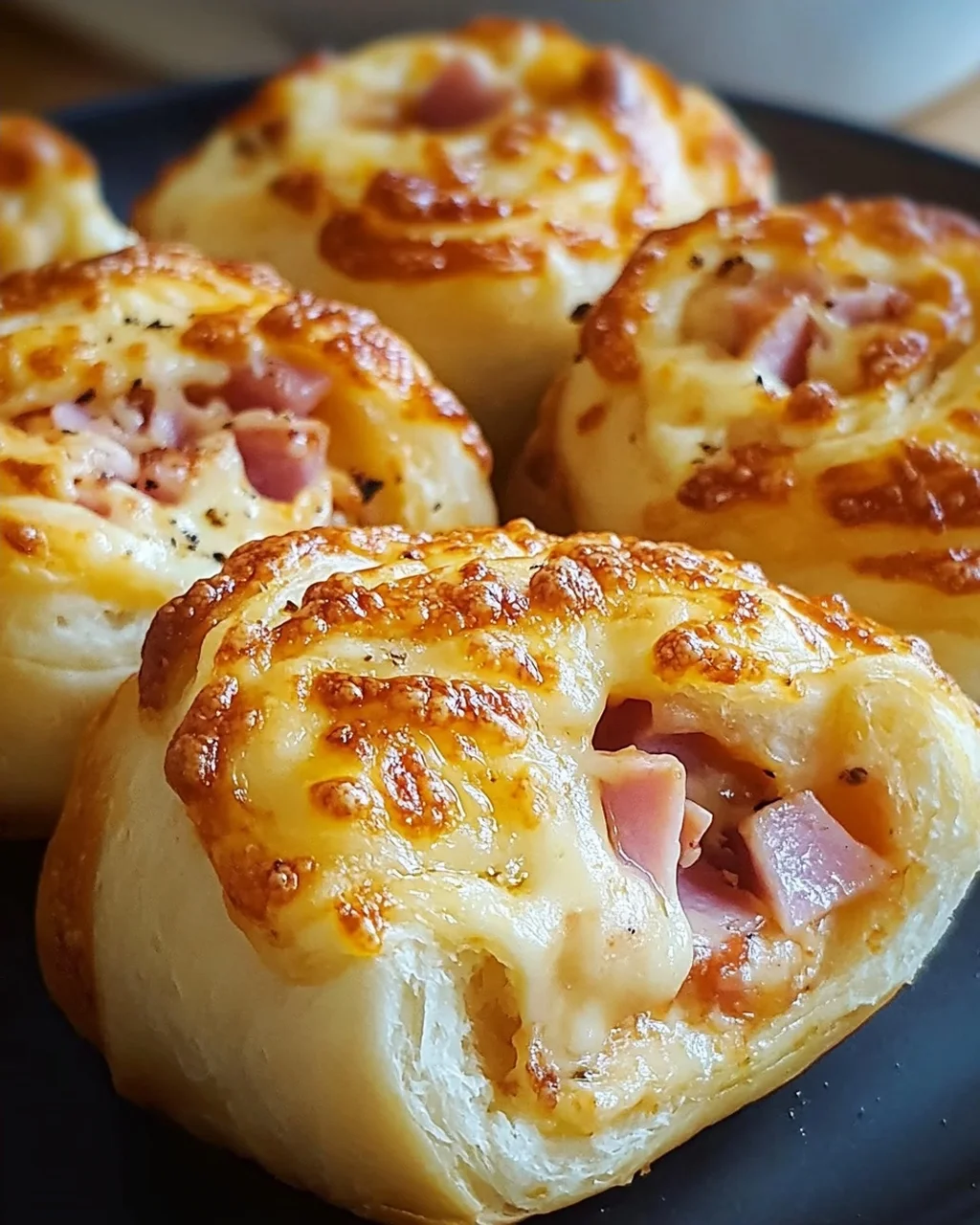 Gefüllte Pizzabrötchen selber machen